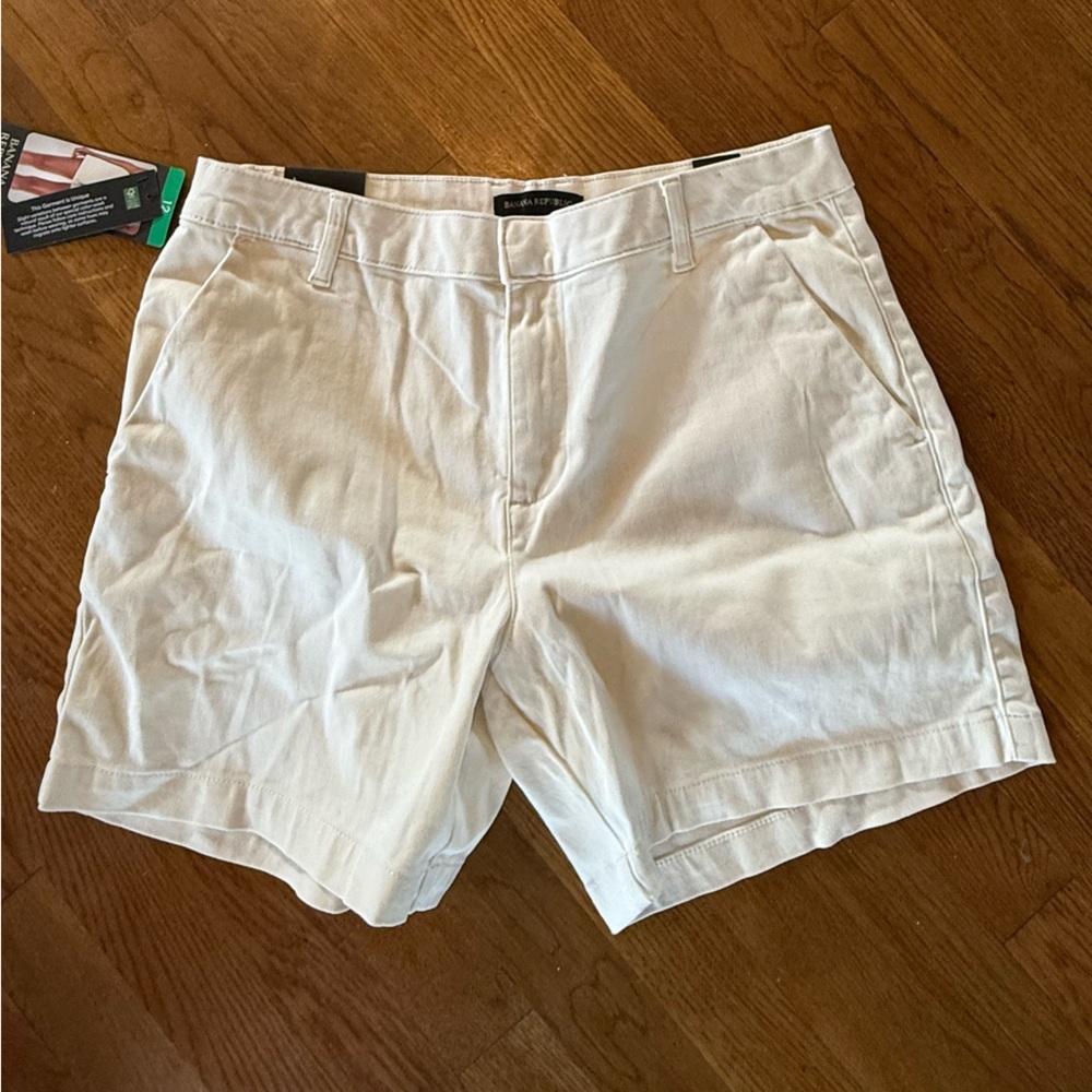 Banana republic ladies, CHINO shorts size 12 NWT brand new never worn off-white - Picture 3 of 12